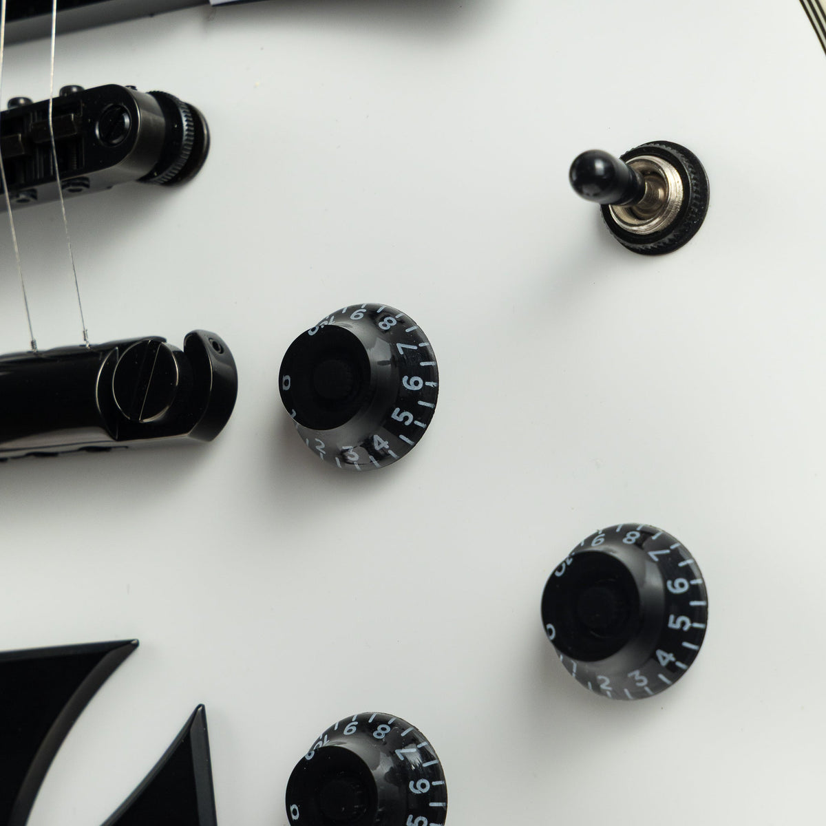 ESP LTD Iron Cross - Snow White